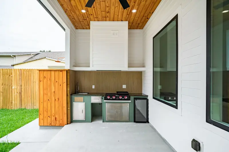 Compact grill station, Estero